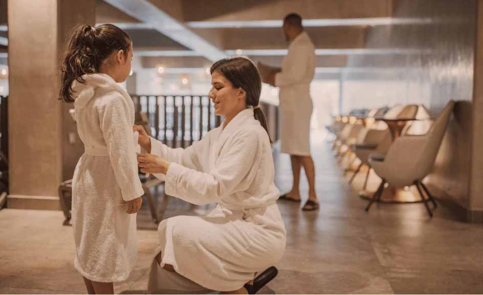 Familie benytter sitt TF Bank Mastercard på spa i høstferien