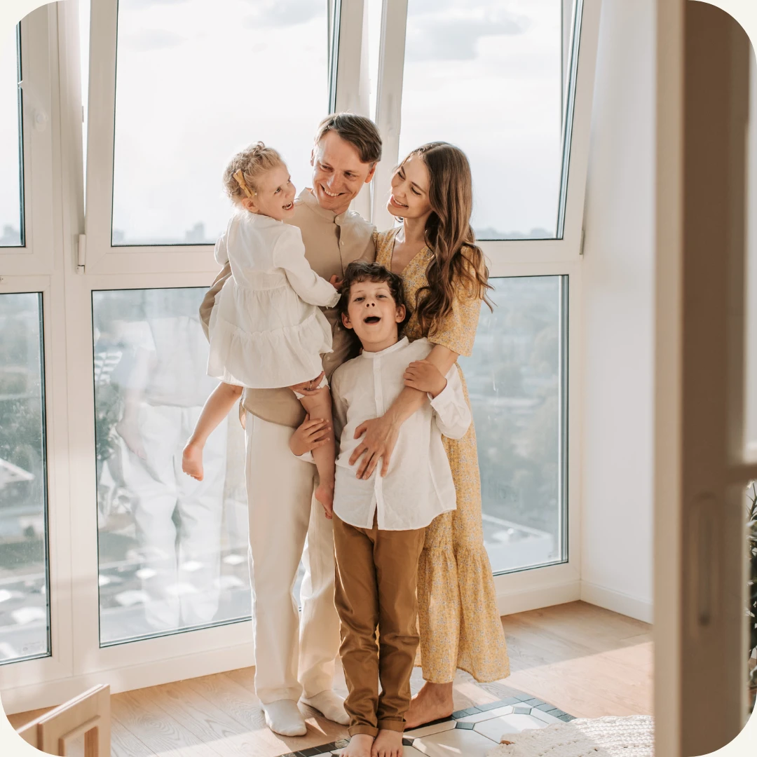 smilende familie